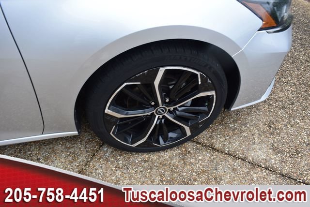 Used 2024 Nissan Altima 2.5 SR FWD image 12
