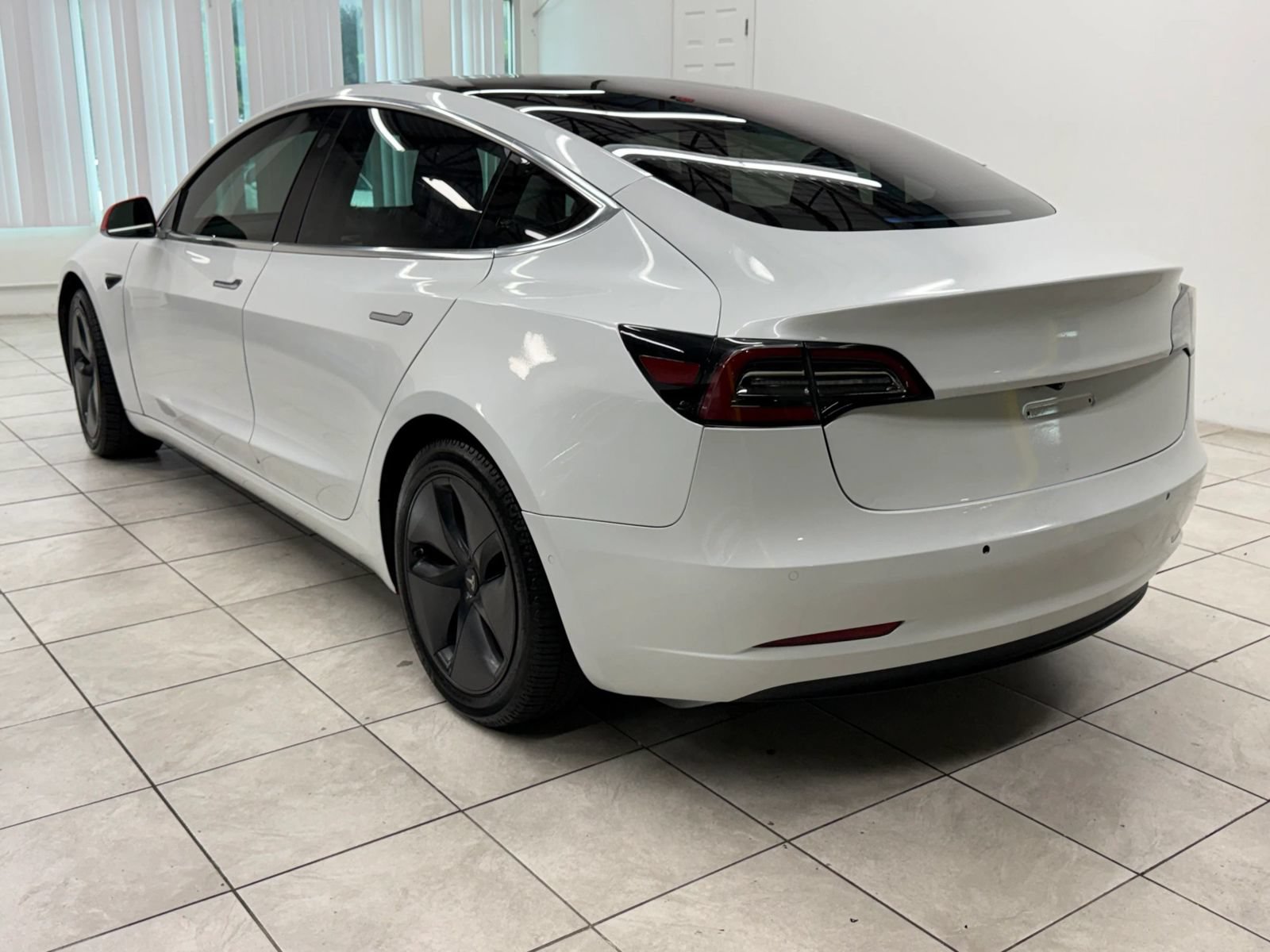 Used 2018 Tesla Model 3 Long Range RWD image 7