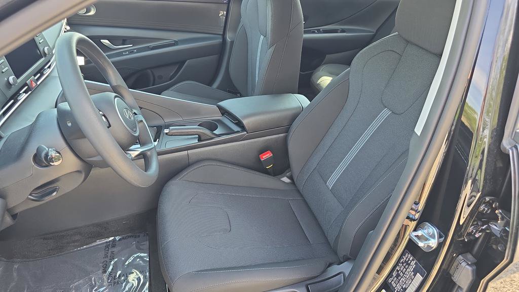 New 2026 Hyundai Elantra SE FWD image 14