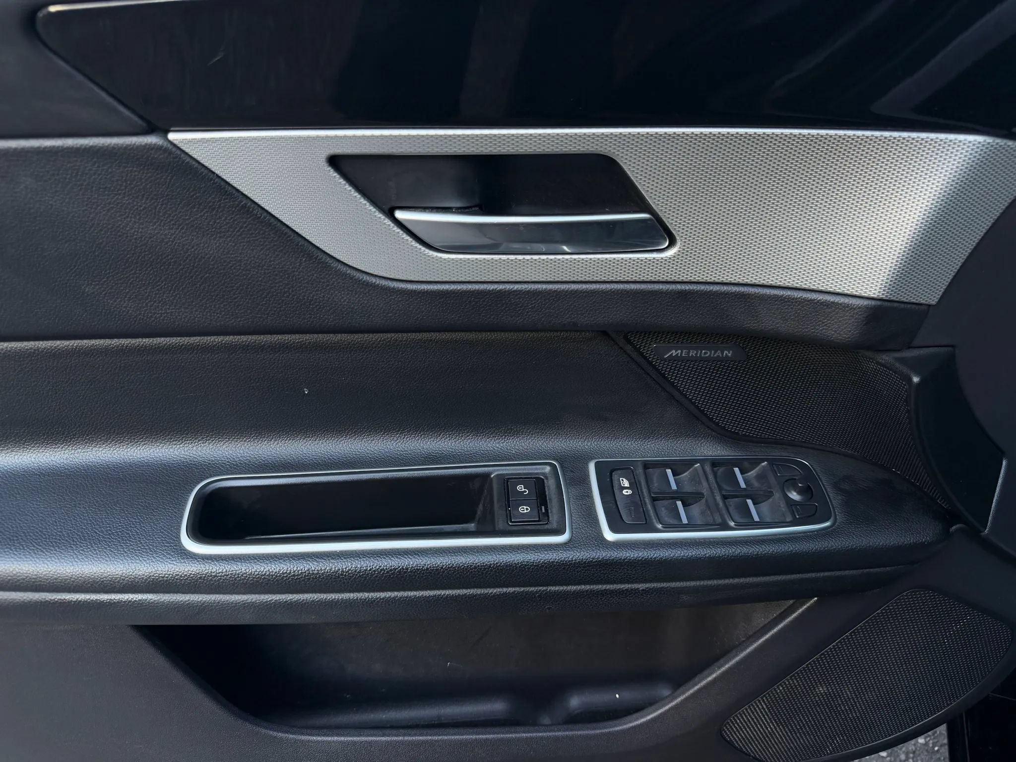 Used 2018 Jaguar XF AWD image 20