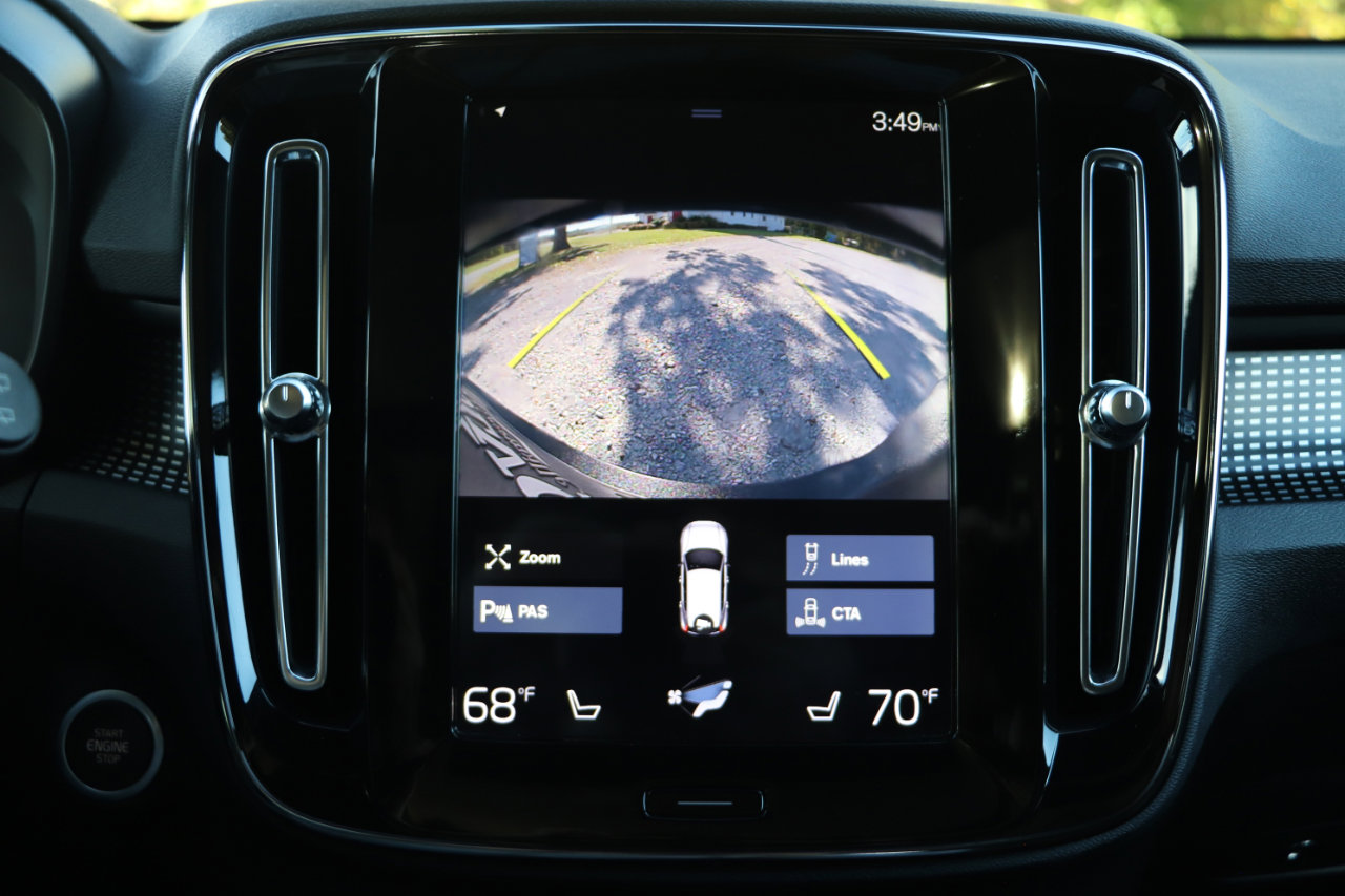 Used 2020 Volvo XC40 T5 R-Design image 21