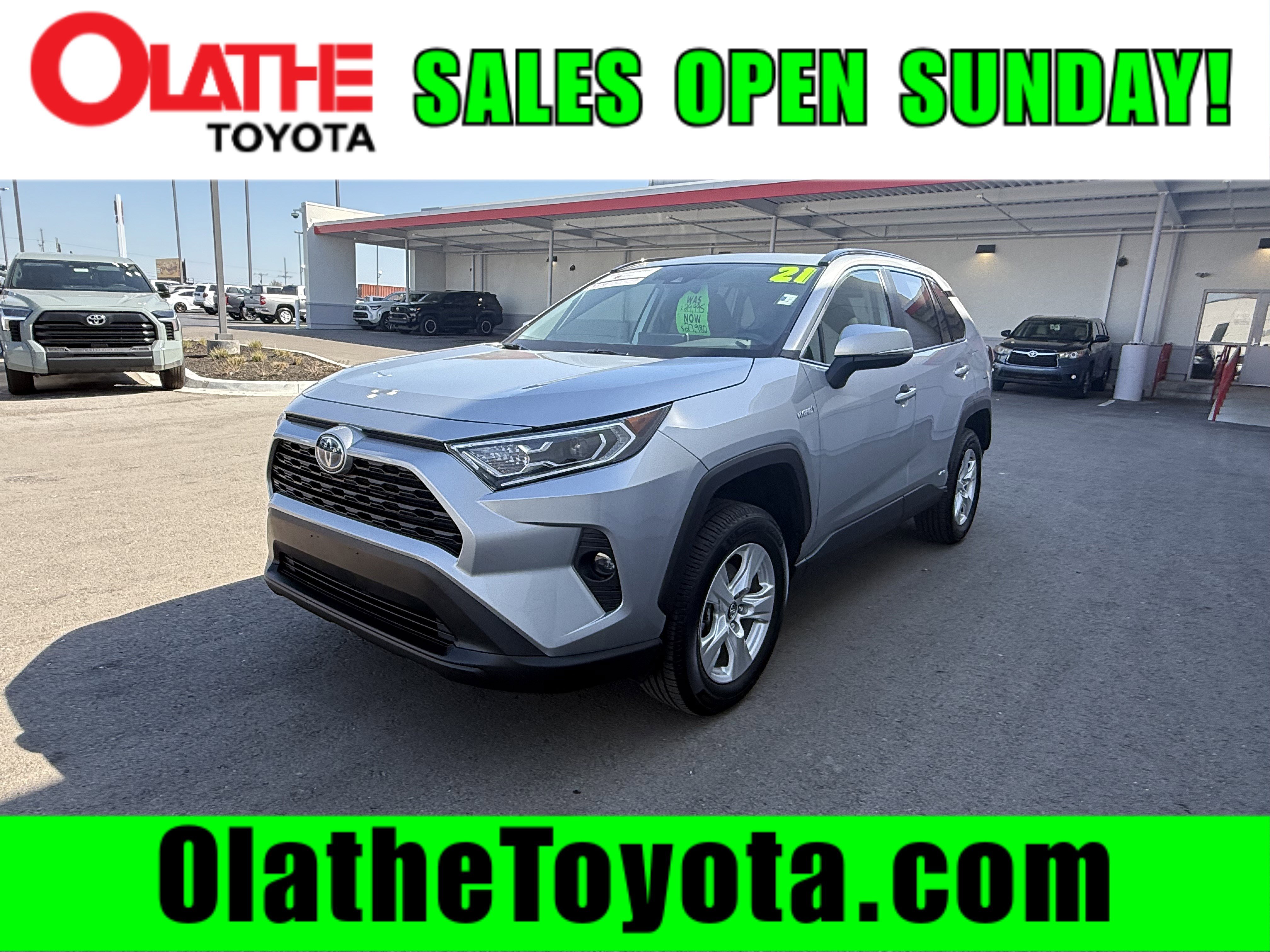 Certified 2021 Toyota RAV4 XLE w/ Convenience Package image 2