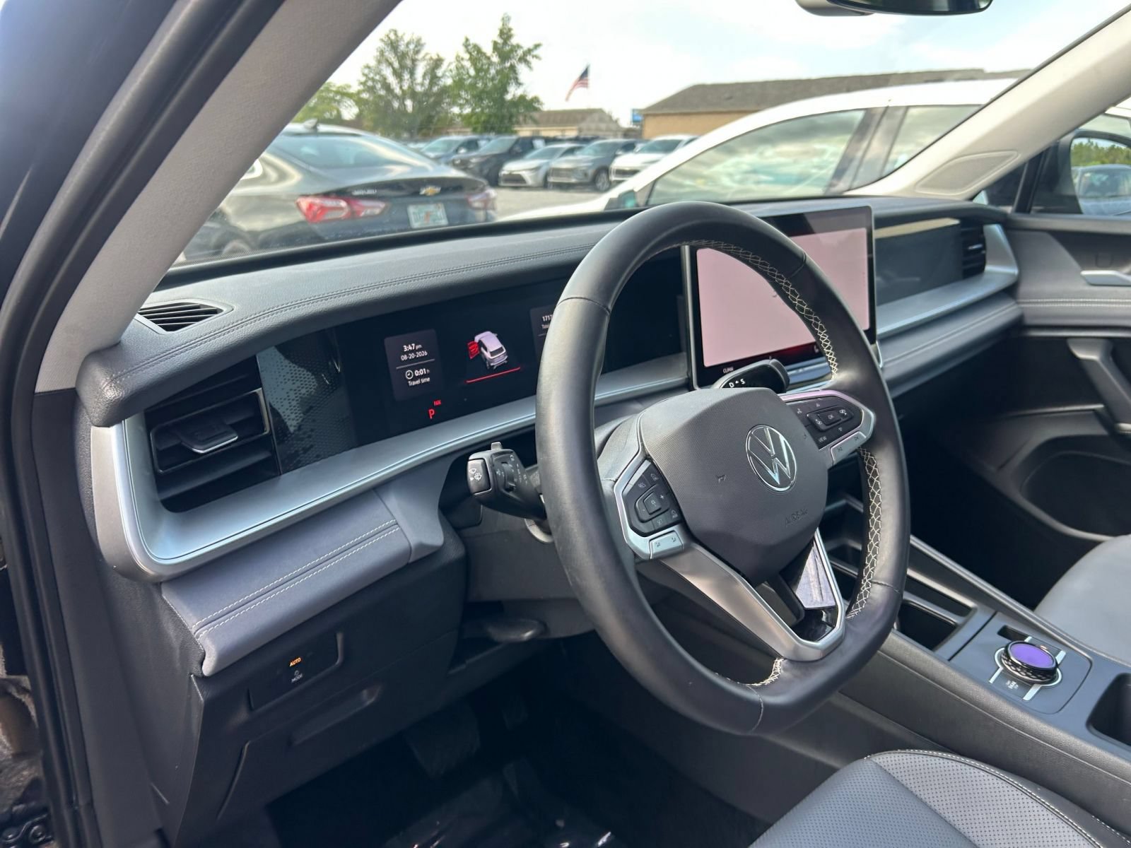 Used 2026 Volkswagen Tiguan SE AWD/4WD image 36