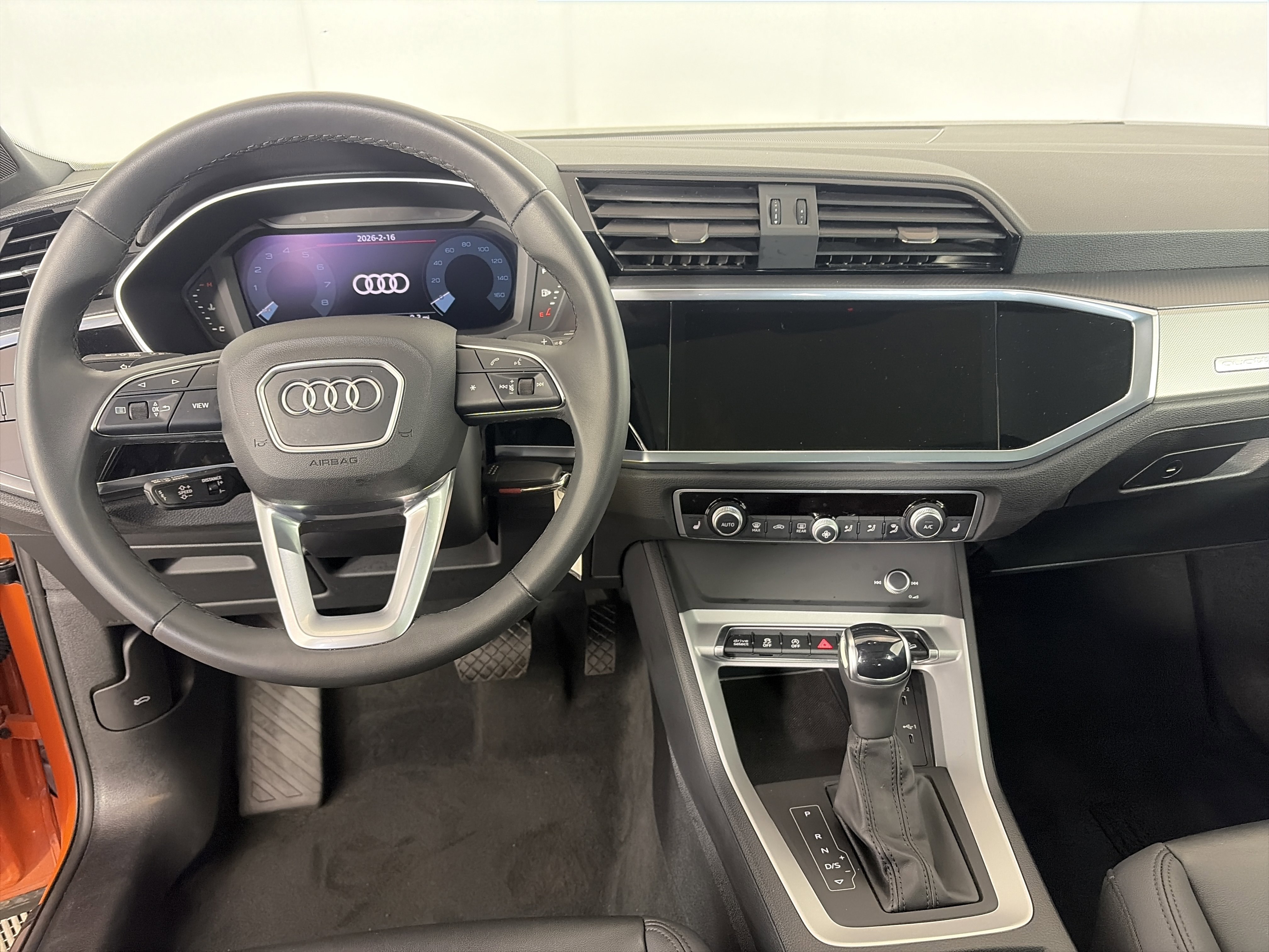 Used 2025 Audi Q3 2.0T Premium image 3