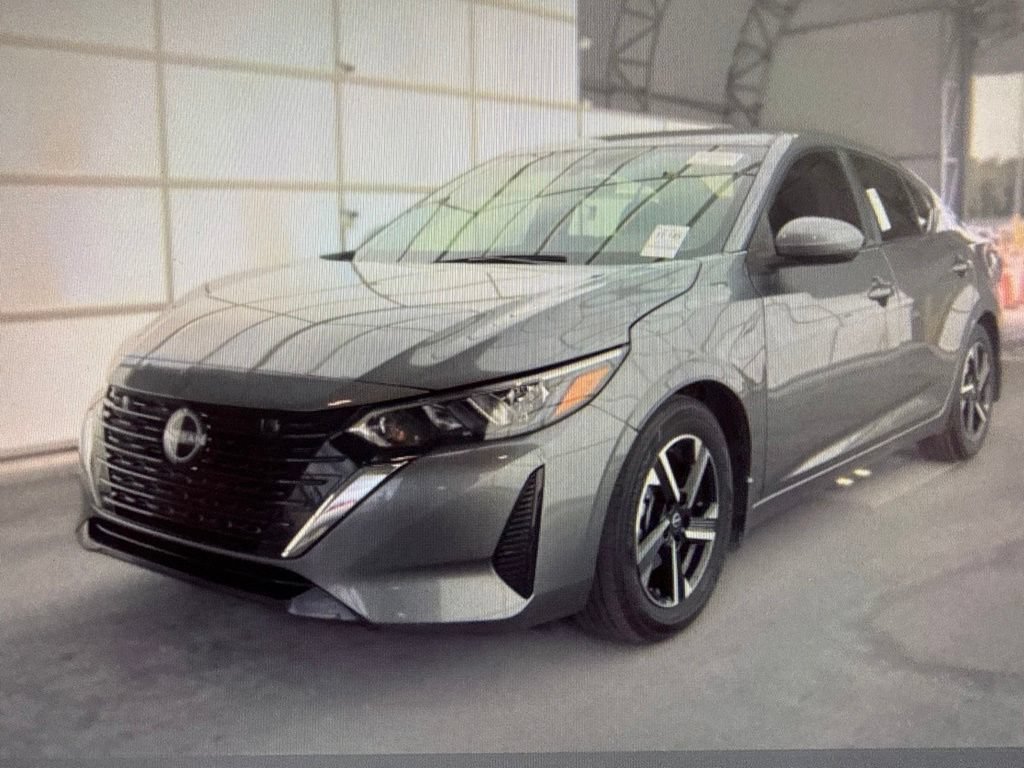 Used 2024 Nissan Sentra SV FWD image 2