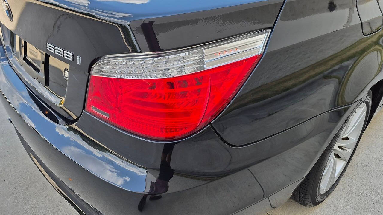 Used 2010 BMW 528i Sedan RWD image 19