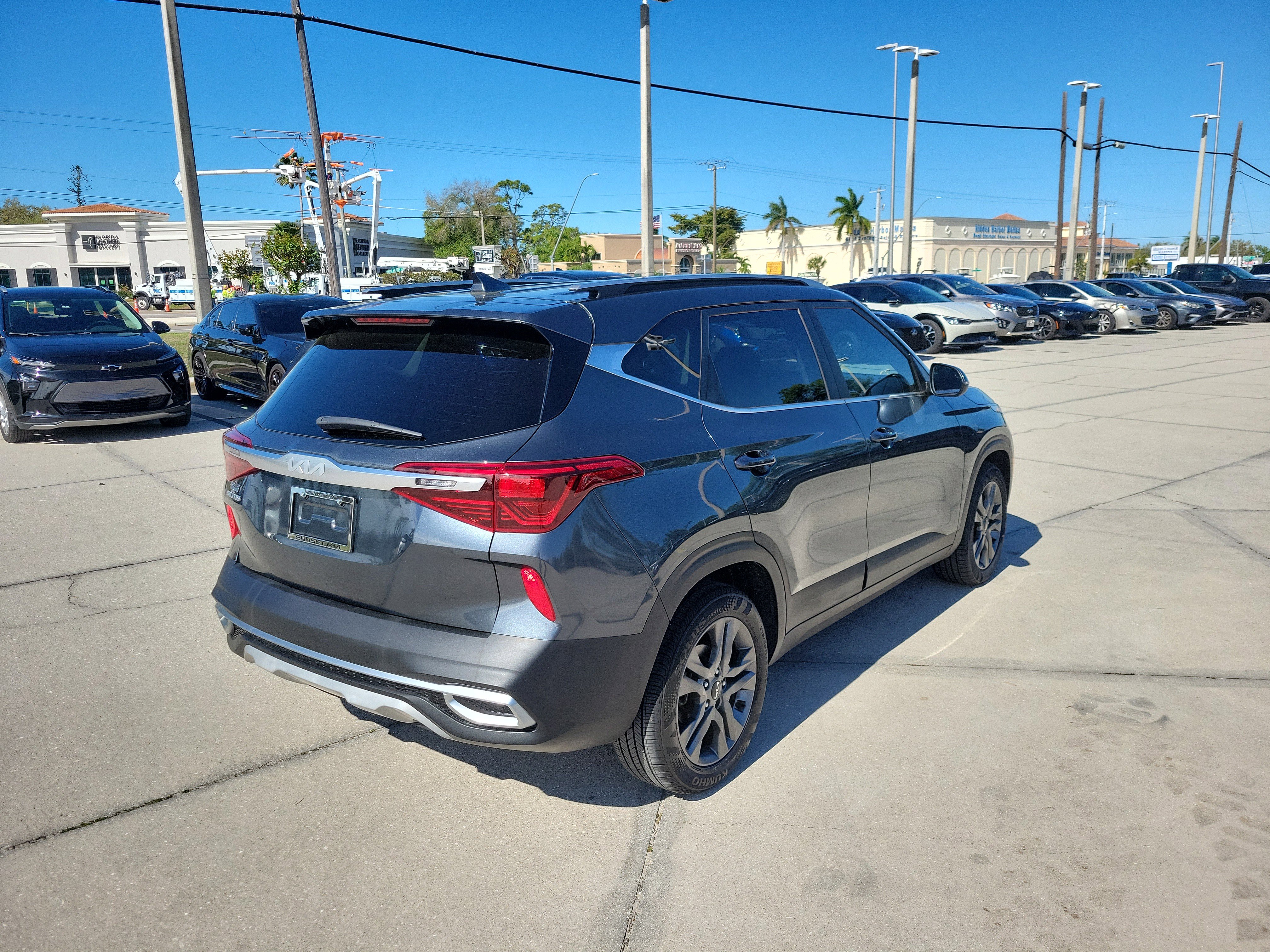 Certified 2023 Kia Seltos S w/ Navigation Package image 4