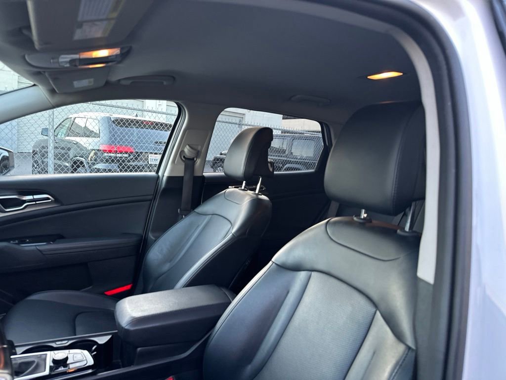 Used 2024 Kia Sportage EX FWD image 8