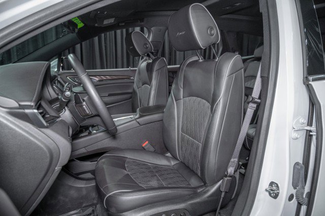 Used 2023 Buick Enclave Avenir w/ Avenir Technology Package image 11