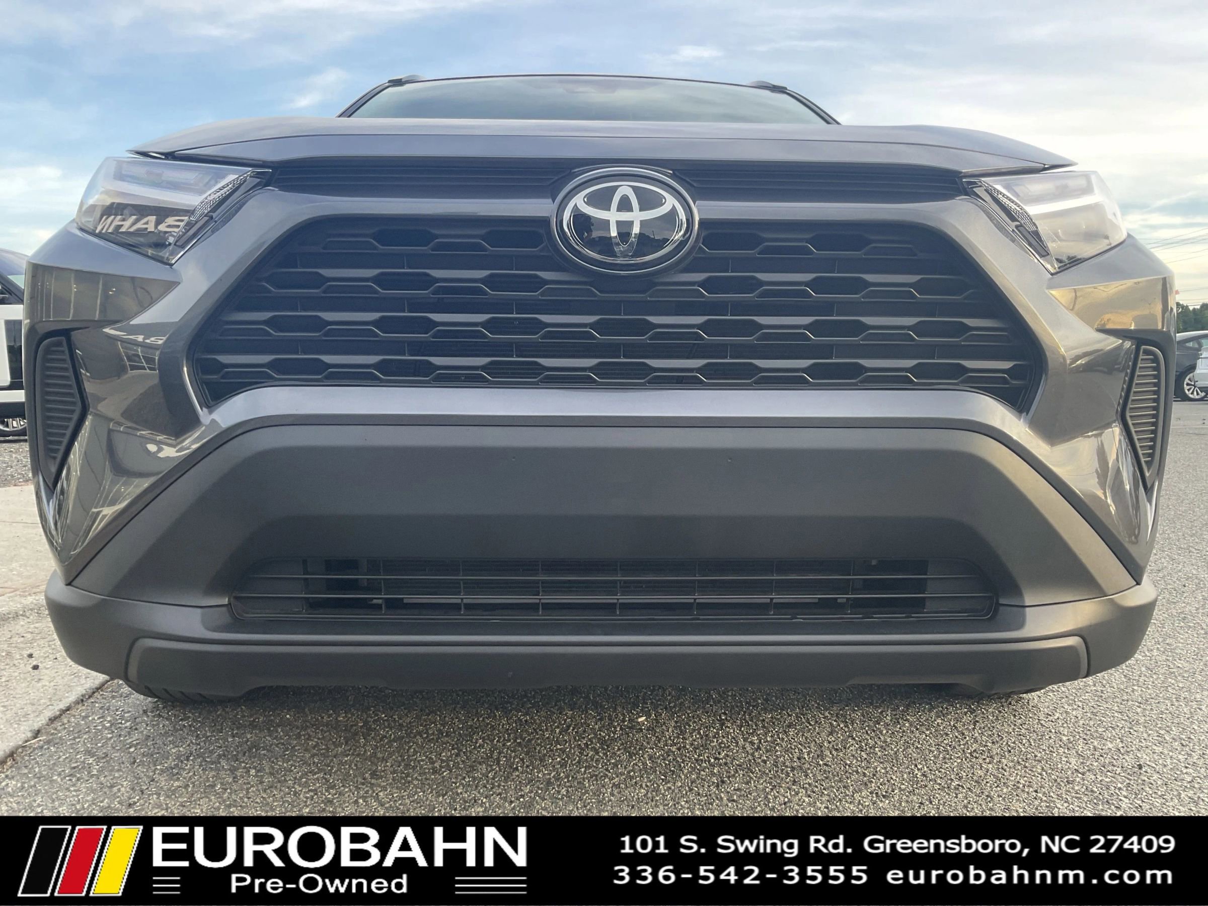 Used 2024 Toyota RAV4 XLE w/ Convenience Package FWD image 23