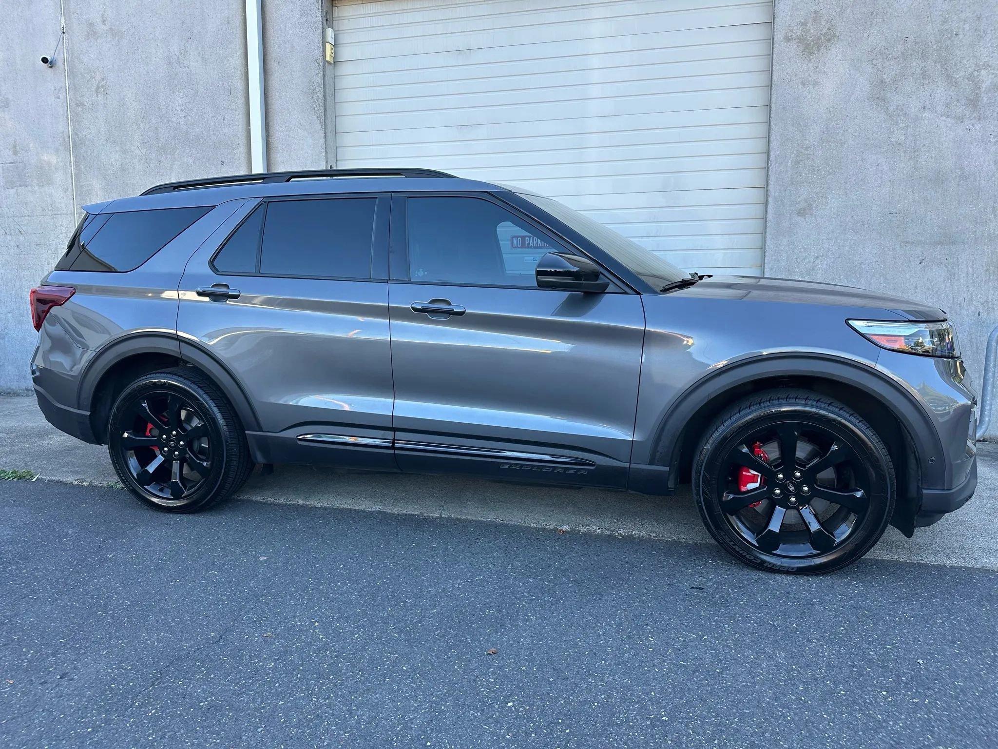 Used 2021 Ford Explorer ST w/ Equipment Group 401A image 3
