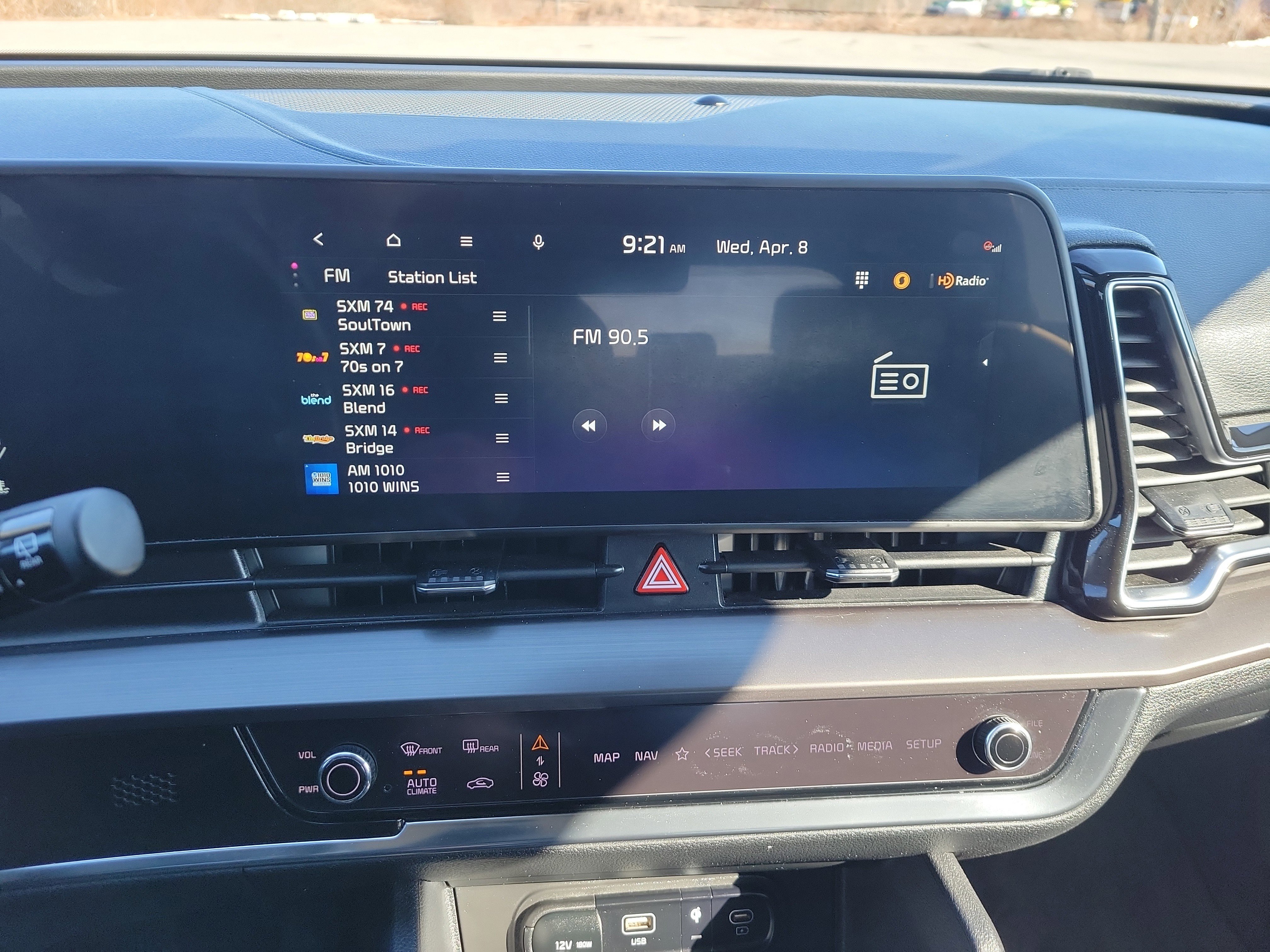 Used 2023 Kia Sportage EX AWD/4WD image 25