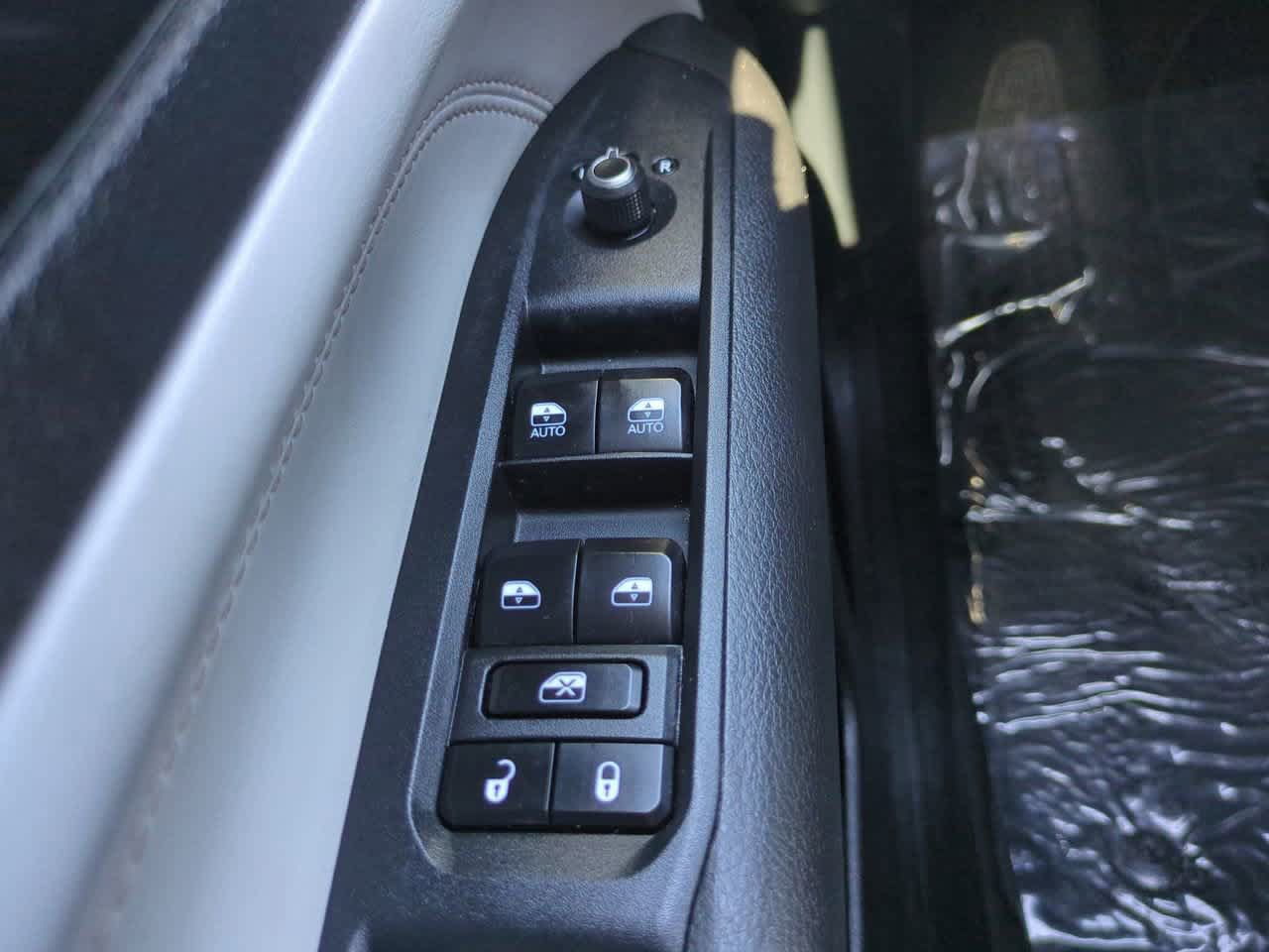 Used 2025 Jeep Compass Limited AWD/4WD image 21
