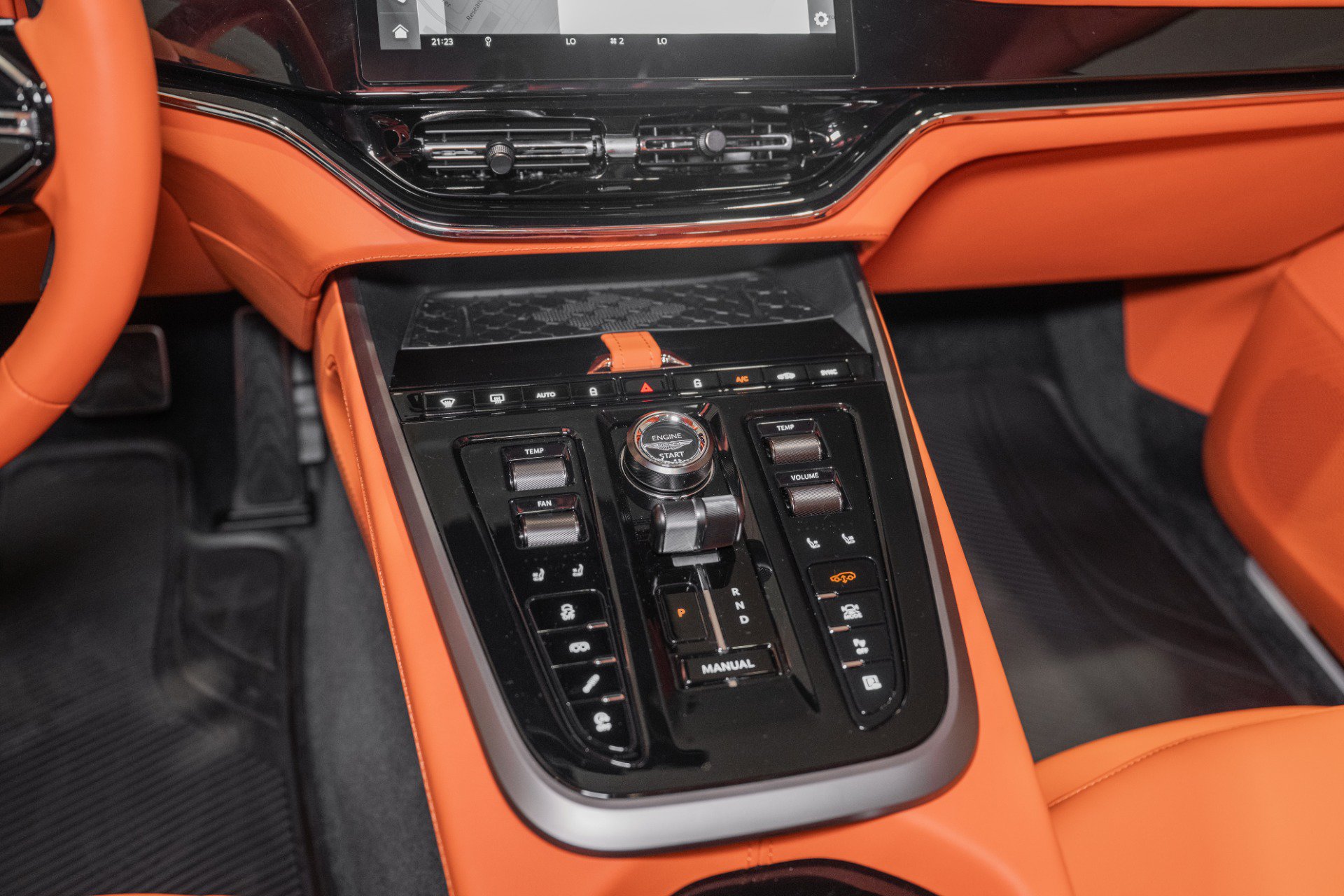 New 2026 Aston Martin DBX 707 AWD/4WD image 32