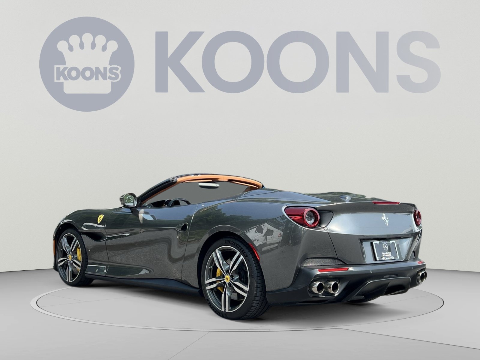 Used 2020 Ferrari Portofino RWD image 8