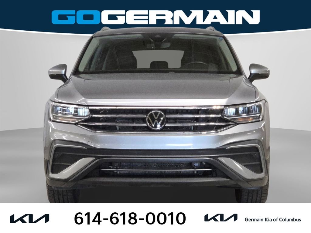 Used 2023 Volkswagen Tiguan SE FWD image 3