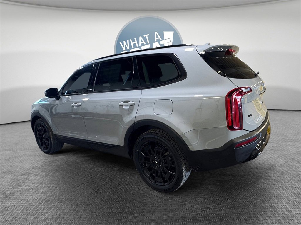 Used 2022 Kia Telluride SX w/ Nightfall Edition Package image 6