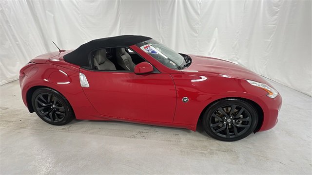 Used 2017 Nissan 370Z Touring image 2