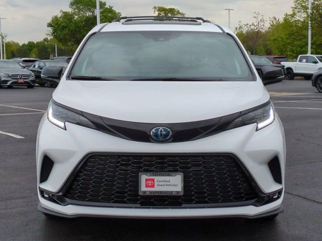 Certified 2025 Toyota Sienna XSE w/ XSE Premium Package AWD/4WD image 4