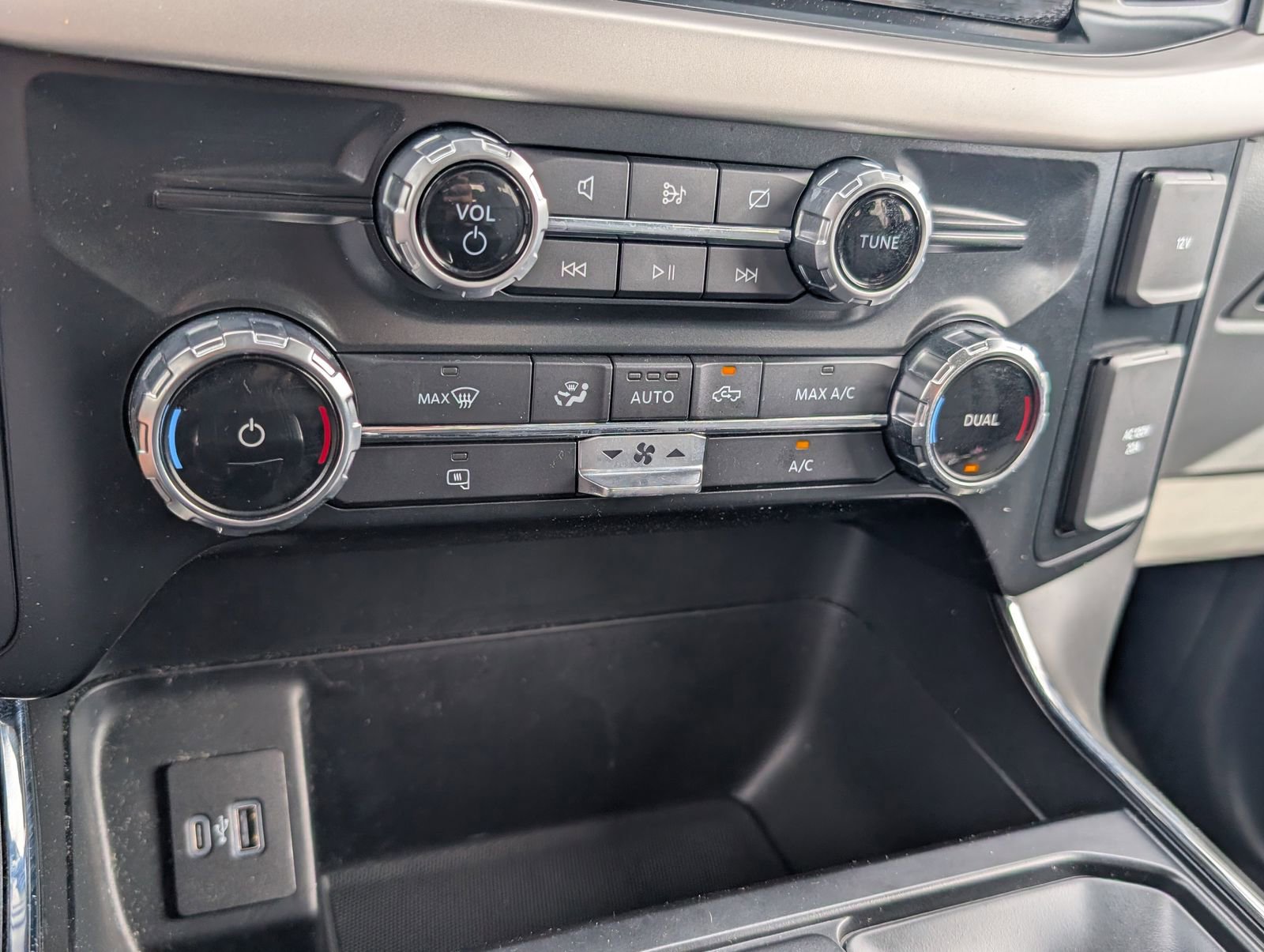 Used 2022 Ford F150 Lightning Pro AWD/4WD image 14