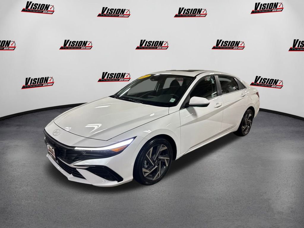 Certified 2025 Hyundai Elantra SEL image 1