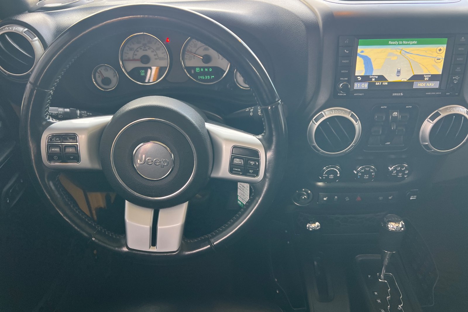 Used 2015 Jeep Wrangler Unlimited Rubicon AWD/4WD image 11