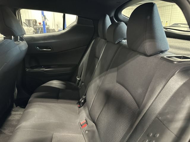 Used 2018 Toyota C-HR XLE FWD image 30