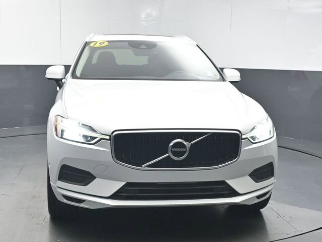 Used 2019 Volvo XC60 T5 Momentum w/ Premium Package image 3