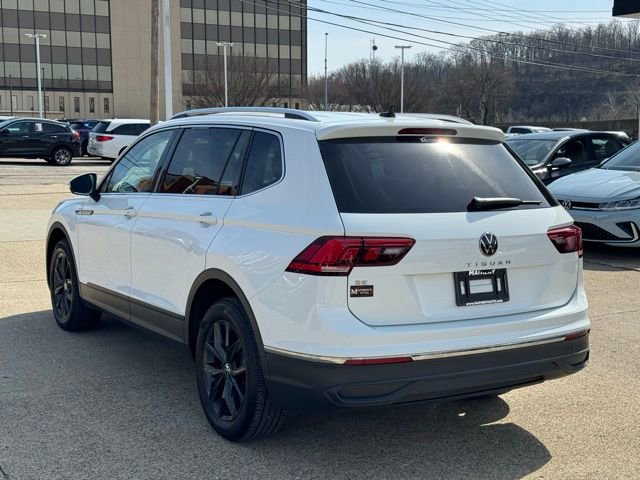 Certified 2024 Volkswagen Tiguan SE image 3