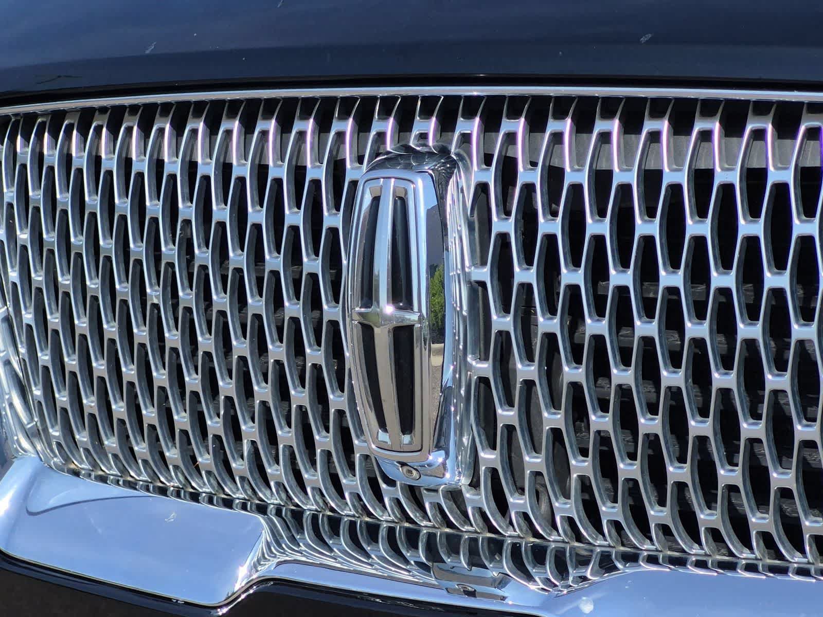Used 2018 Lincoln Navigator Reserve AWD/4WD image 12