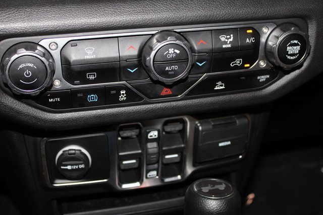 Used 2024 Jeep Wrangler Unlimited image 14