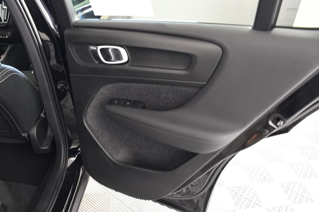Used 2024 Volvo C40 P8 Recharge Ultimate w/ Protection Package Premier AWD/4WD image 21