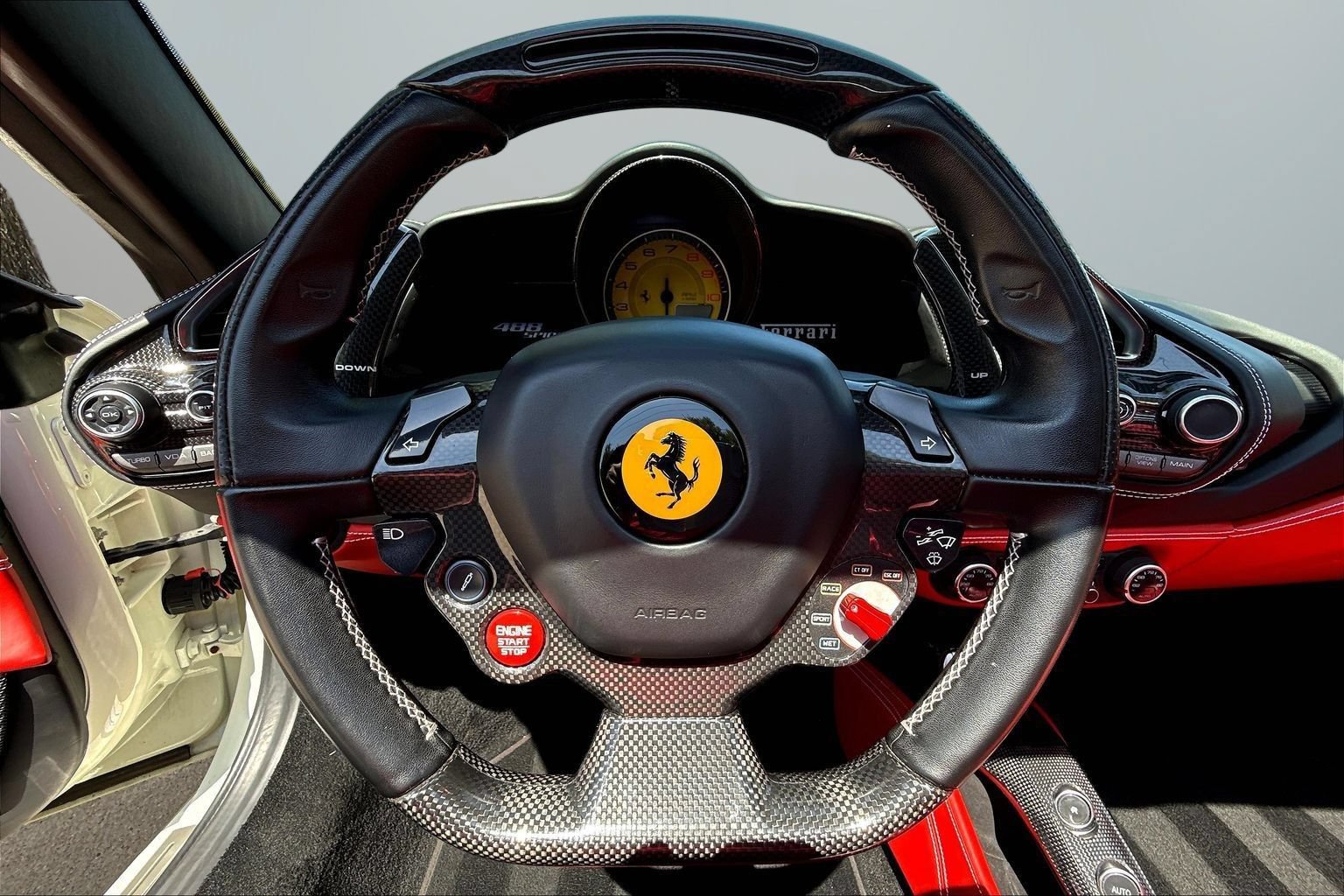 Used 2019 Ferrari 488 Spider RWD image 9