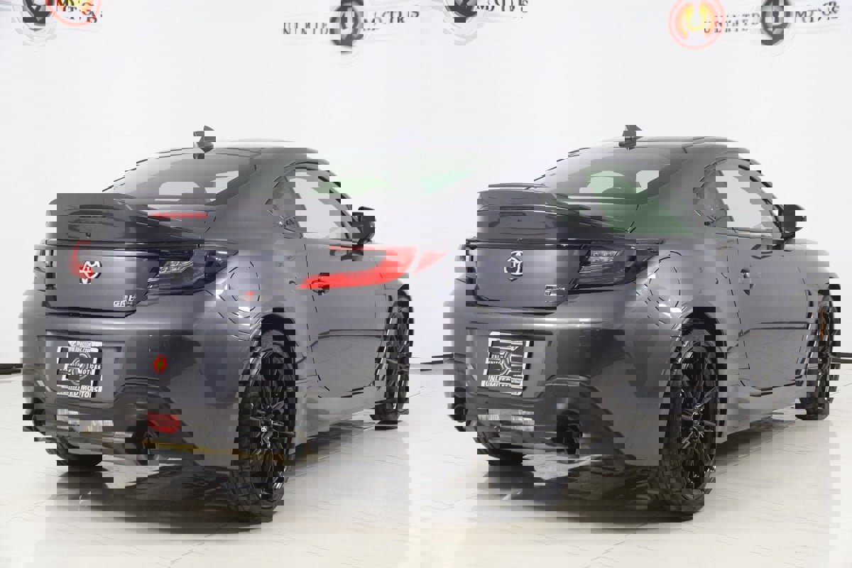 Used 2024 Toyota GR86 Premium image 3