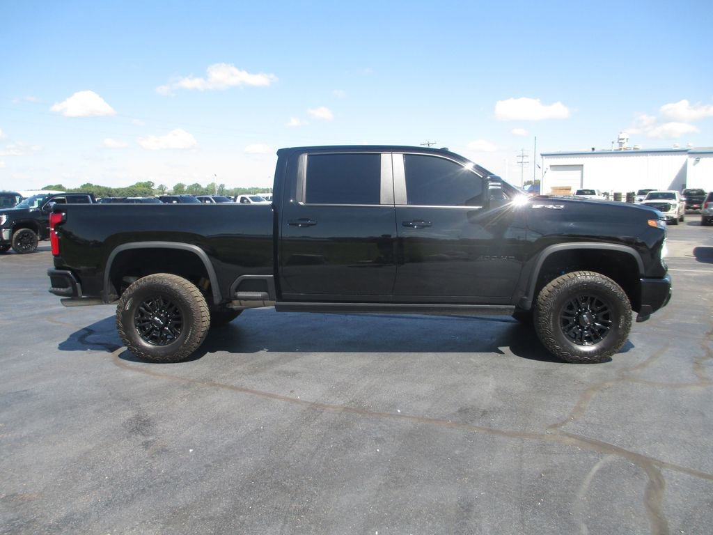 Used 2026 Chevrolet Silverado 2500 ZR2 w/ LPO, Dark Essentials Package AWD/4WD image 5
