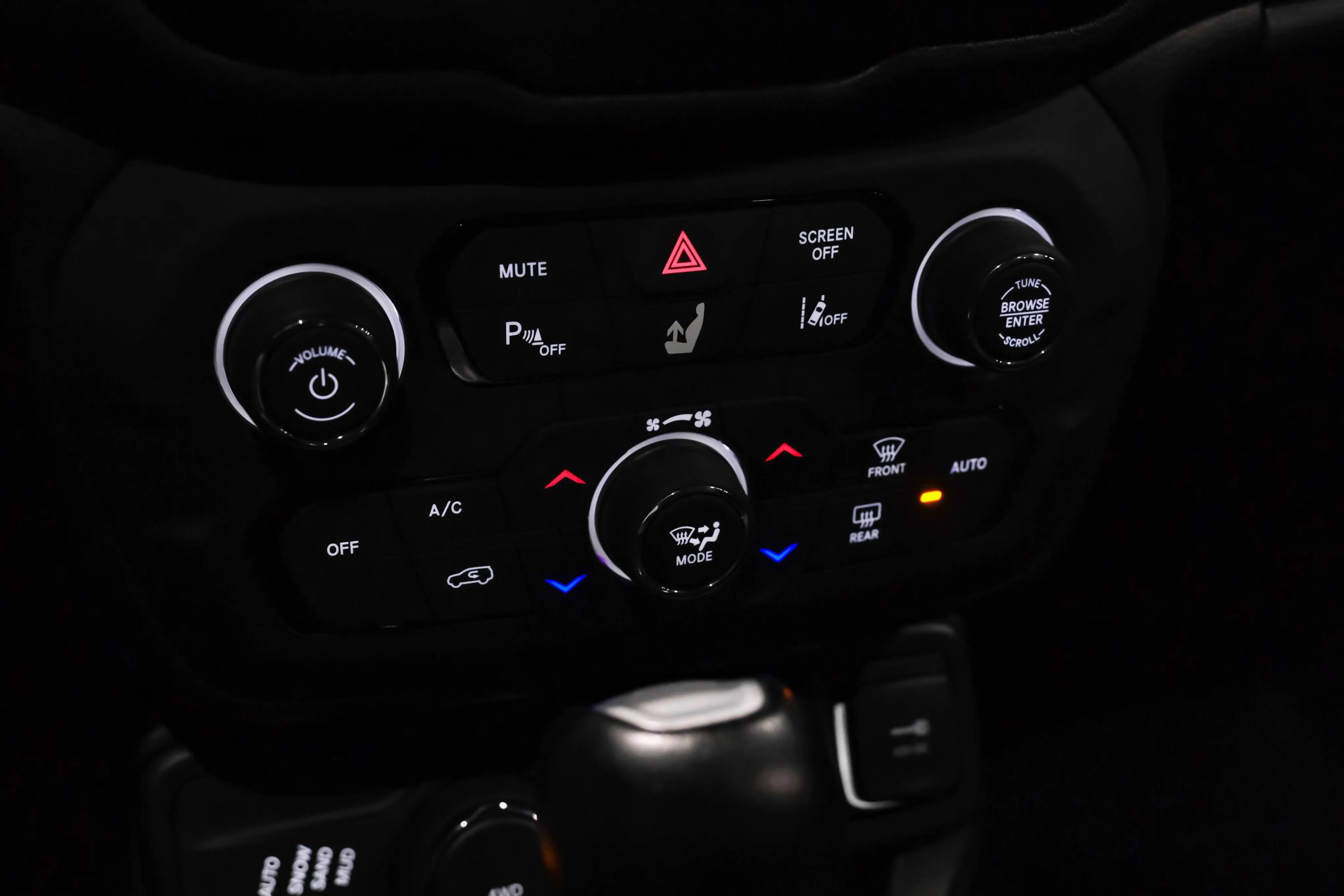Used 2018 Jeep Renegade Limited w/ Advanced Technology Group AWD/4WD image 24