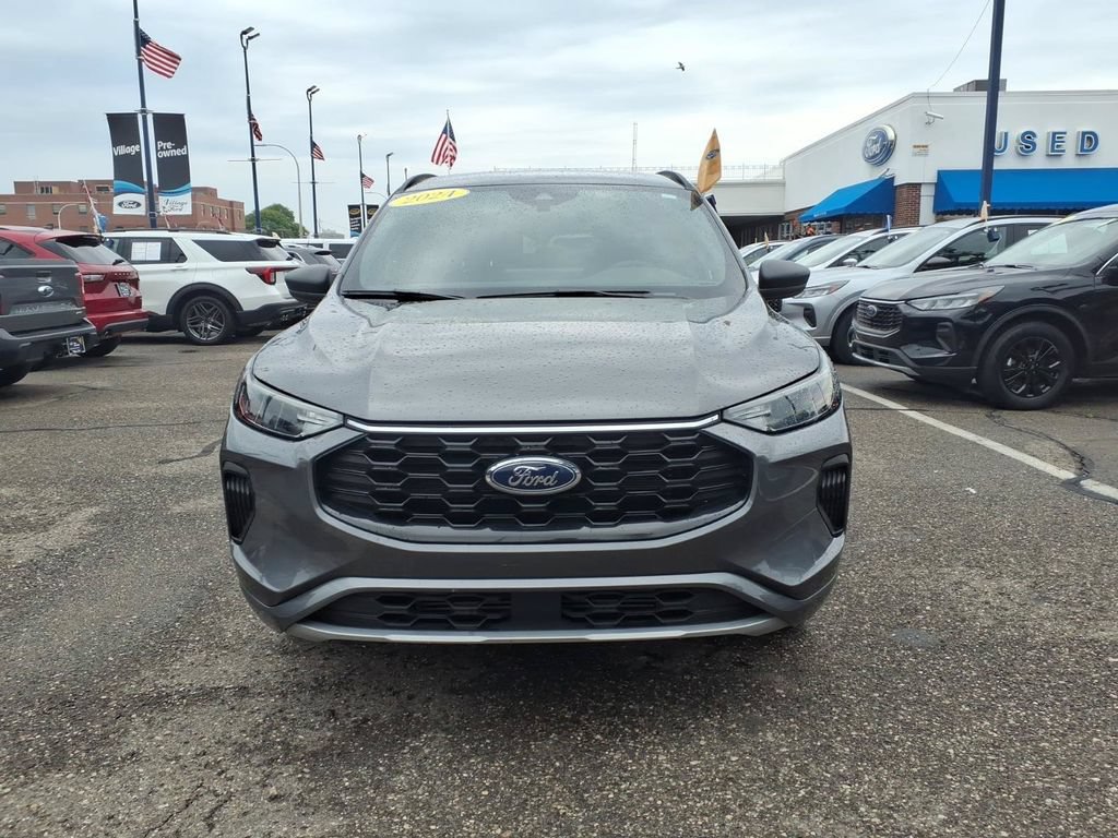 Certified 2024 Ford Escape ST-Line w/ Tech Pack #1 AWD/4WD image 3