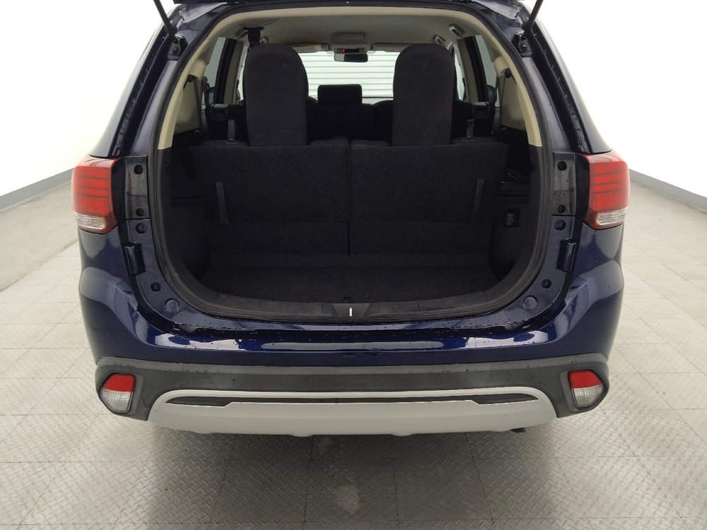 Used 2020 Mitsubishi Outlander ES image 29