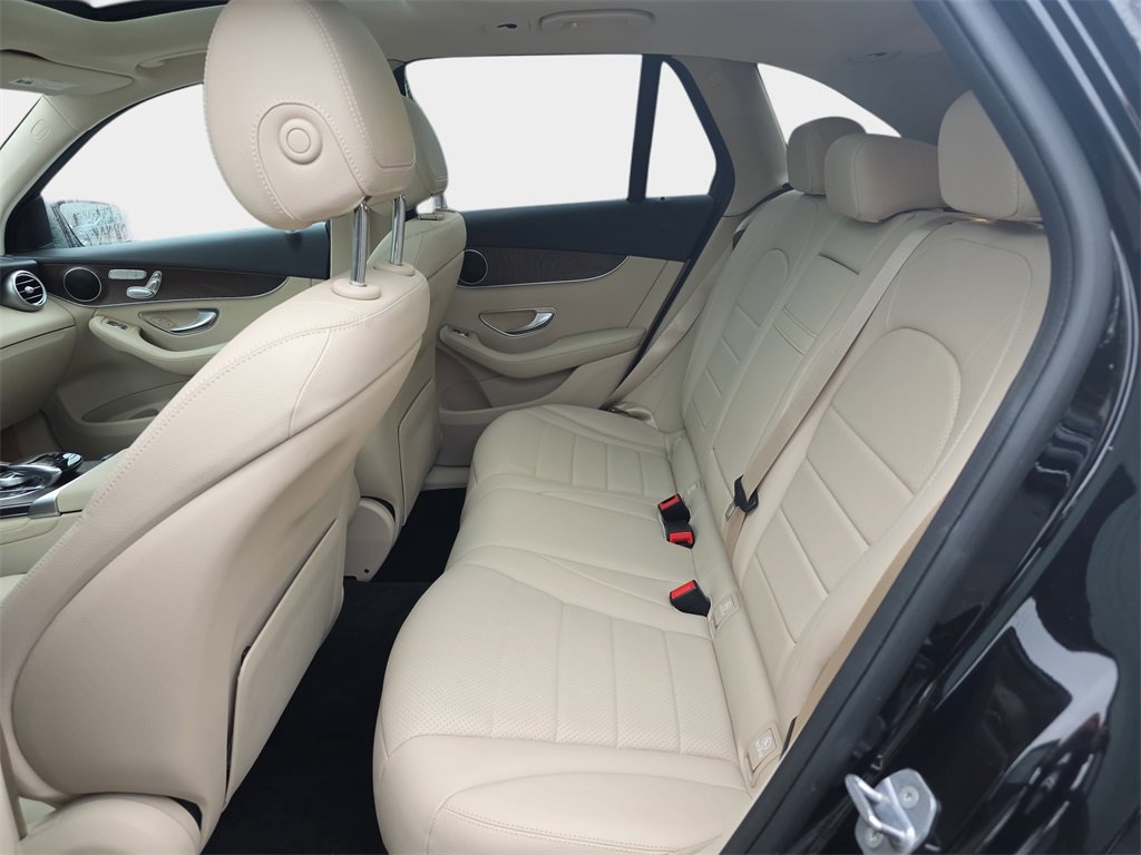 Used 2019 Mercedes-Benz GLC 300 4MATIC image 18
