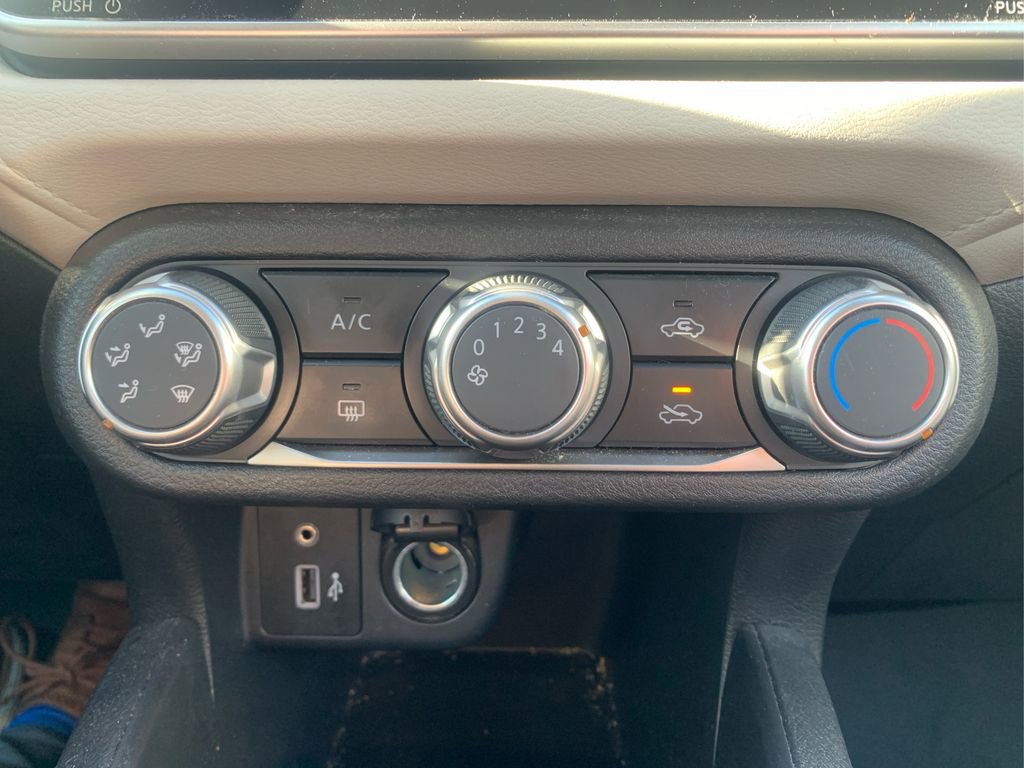 Certified 2022 Nissan Versa SV image 22