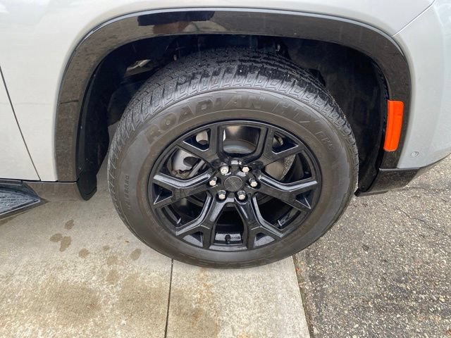 Used 2025 Jeep Wagoneer Series II AWD/4WD image 15