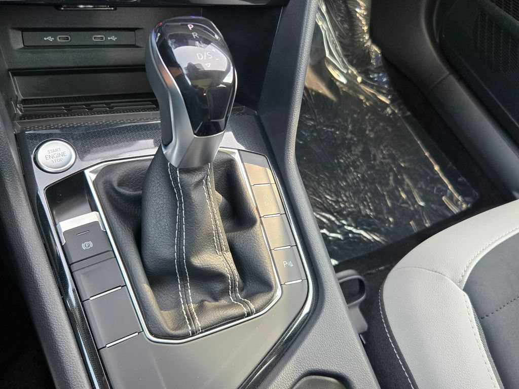 New 2026 Volkswagen Taos SE FWD image 11