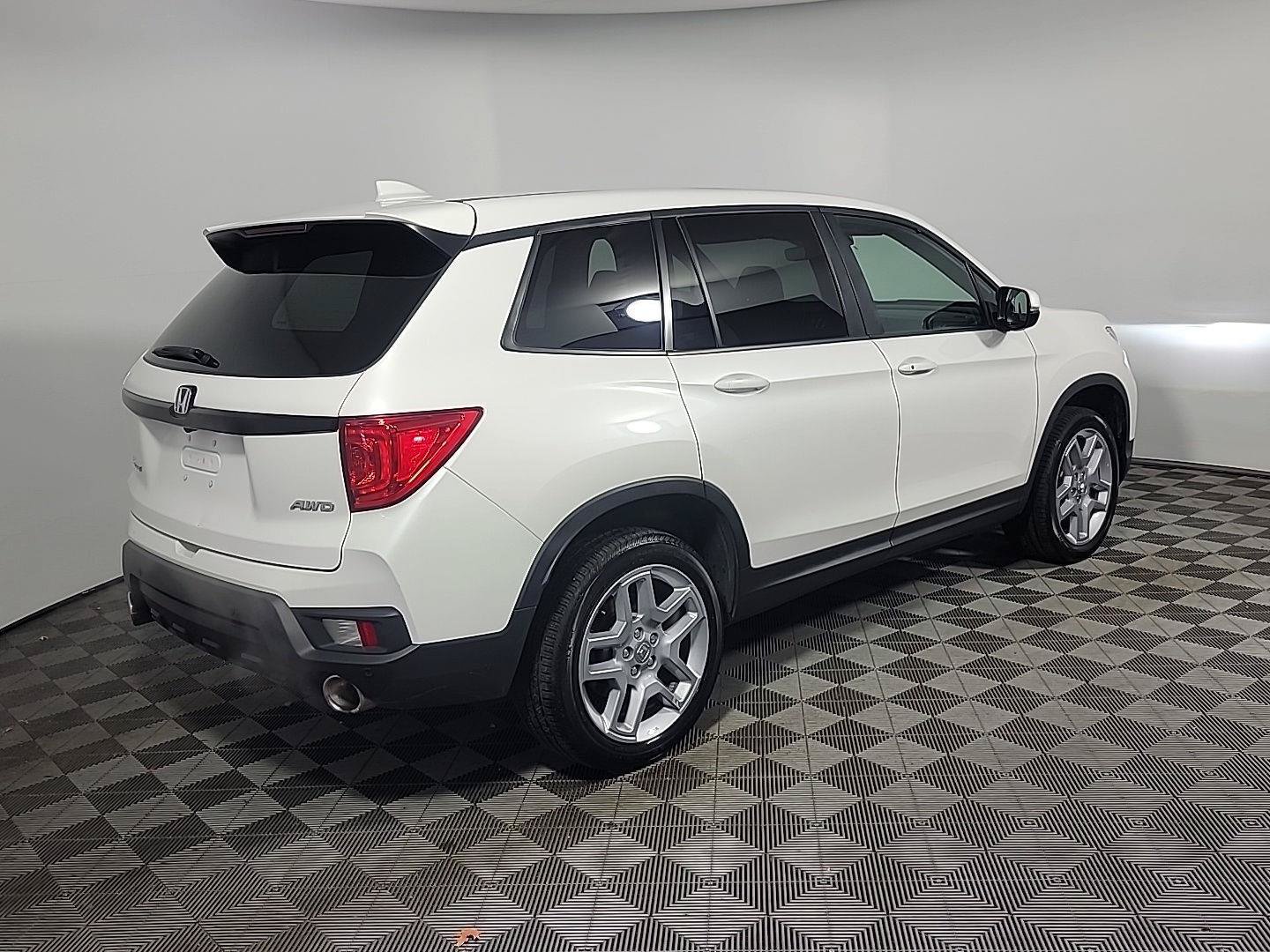 Certified 2024 Honda Passport EX-L image 4