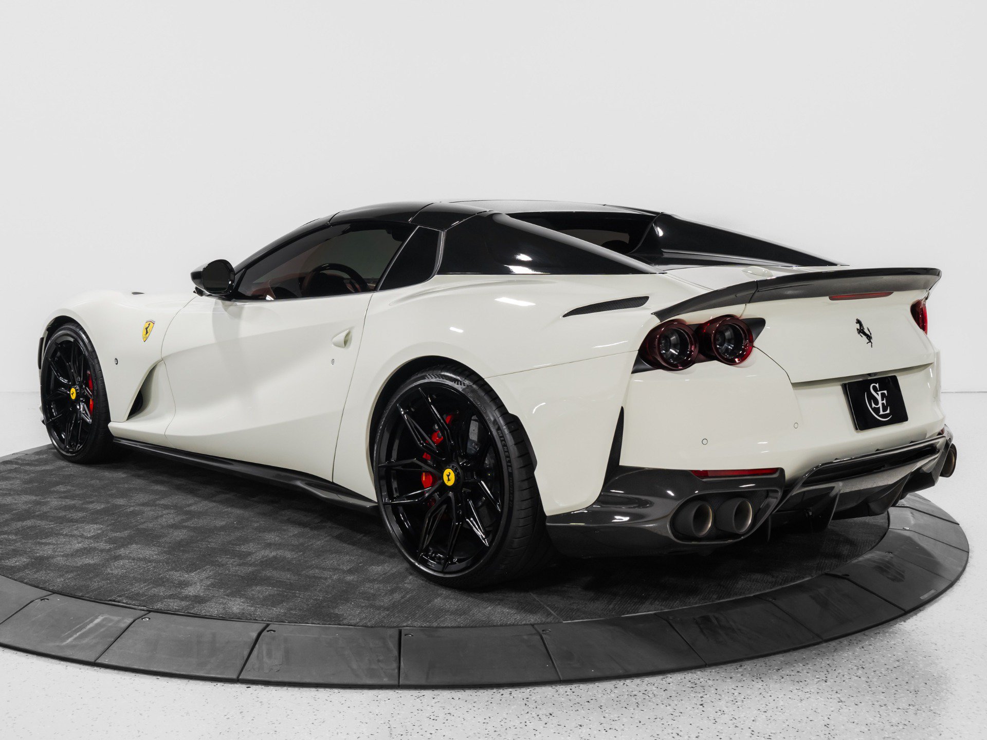 Used 2023 Ferrari 812 GTS RWD image 19