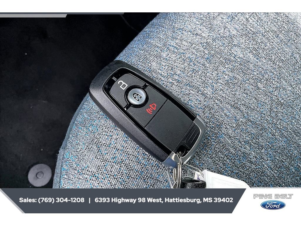 Used 2025 Ford Maverick XLT FWD image 9