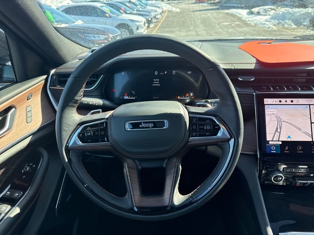 Used 2025 Jeep Grand Cherokee Summit w/ Adv Protech Group IV image 11