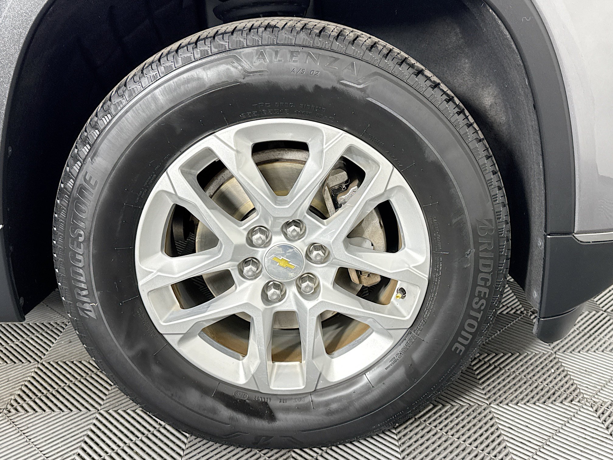 Used 2019 Chevrolet Traverse LT FWD image 31