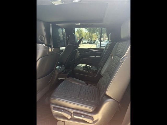 Certified 2023 Cadillac Escalade Sport Platinum w/ LPO, ONYX Package AWD/4WD image 14
