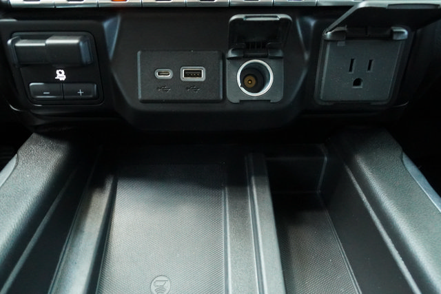 Used 2024 GMC Sierra 2500 AT4 w/ AT4 Preferred Package AWD/4WD image 21
