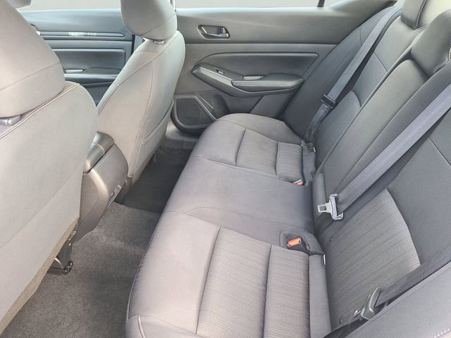 Used 2024 Nissan Altima 2.5 SV FWD image 14